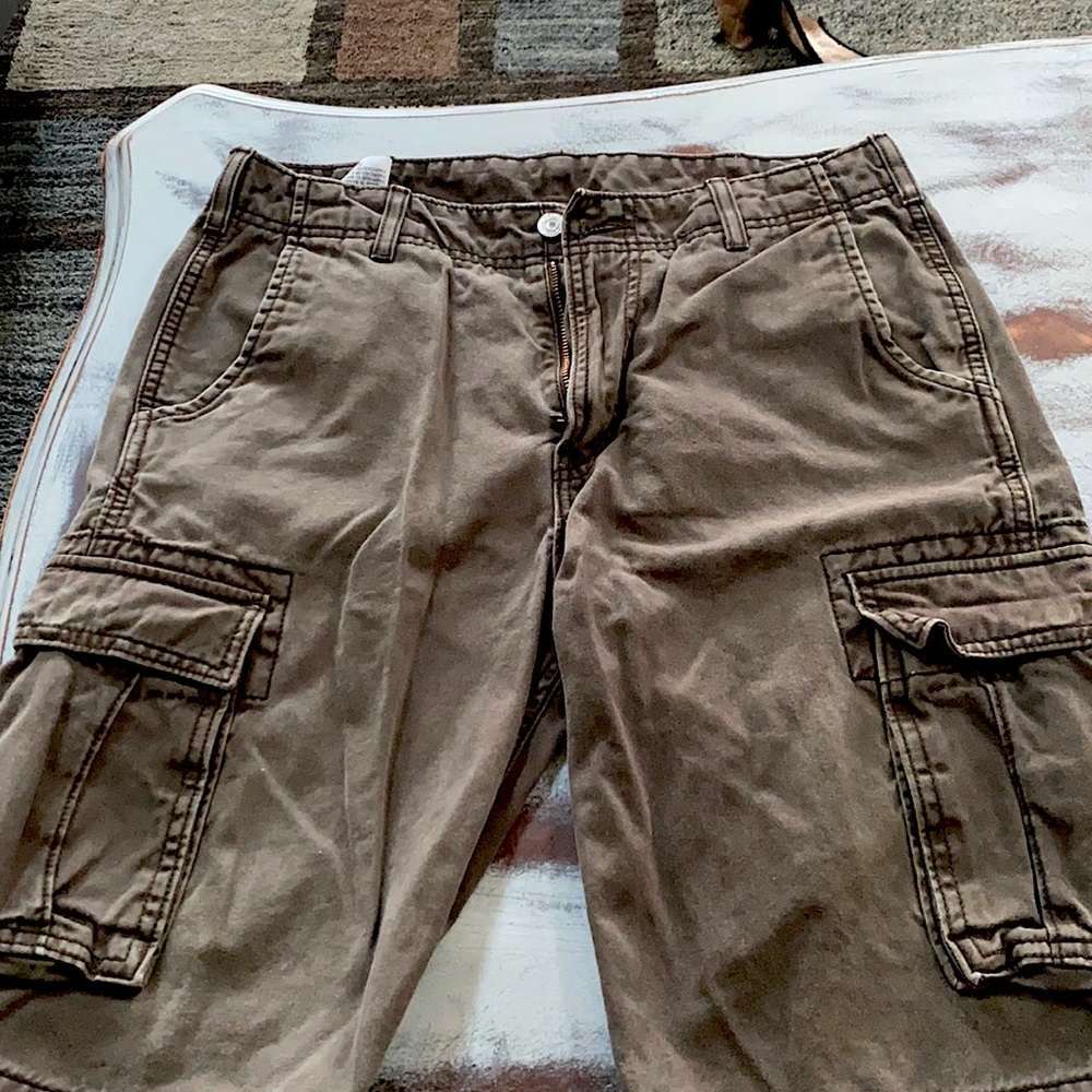 Levi's cargo shorts army green waist 29
